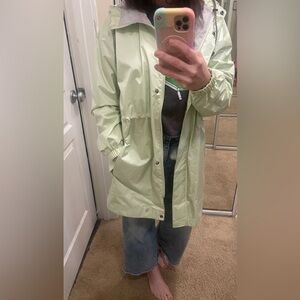 Columbia light weight rain jacket. Size sm.